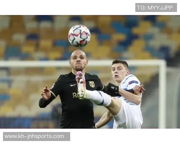 武汉网球队世锦赛表现分析与欧冠足球意识的对比探讨