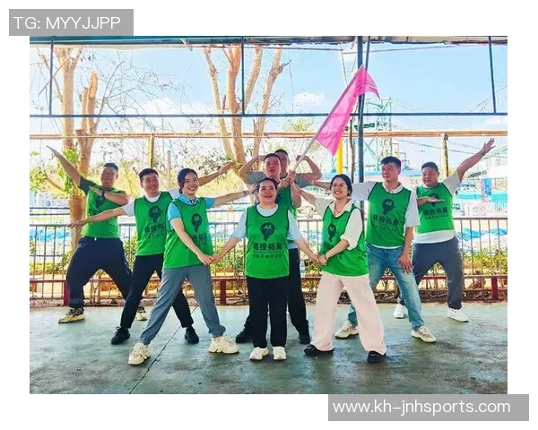 西安街舞队活力四射展现运动魅力与团队精神的精彩瞬间