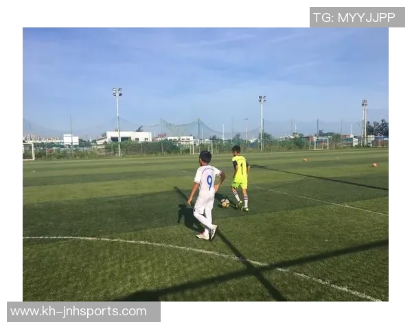 吴芳深度解析足球技巧与战术分享，助你提升球场表现与理解力实时数据